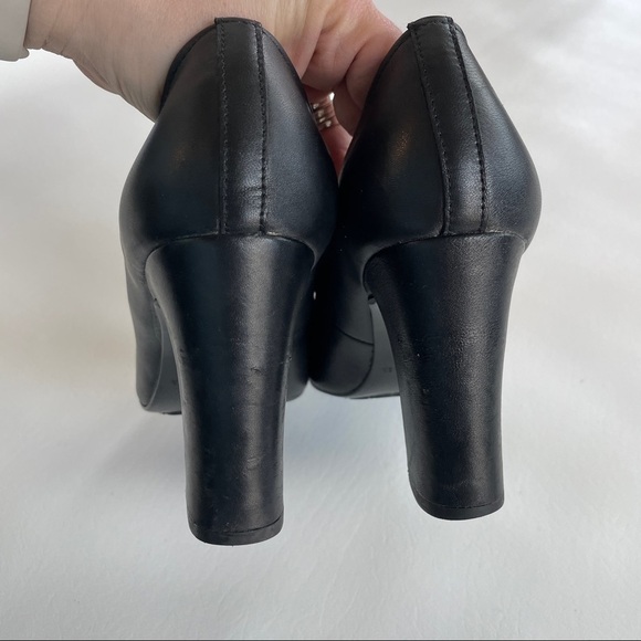 Donald Pliner Heyde Black Leather Pointed Toe Pumps 7 - Picture 8 of 11